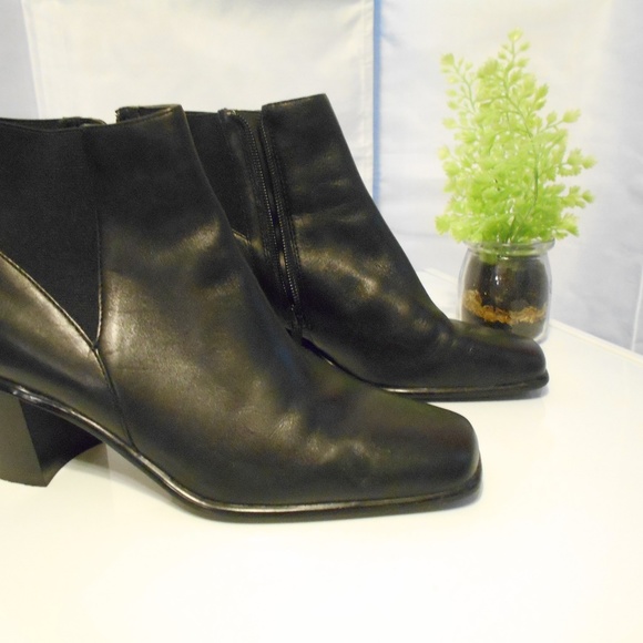 Nicole Shoes - NICOLE LEATHER UPPER BLACK ZIP ANKLE BOOTIE